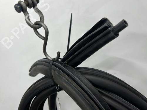 rubber-door-seal-bmw-3-e90-2004-2005-2006-2007-2008-2009-2010-2011-2012-32736022 main image