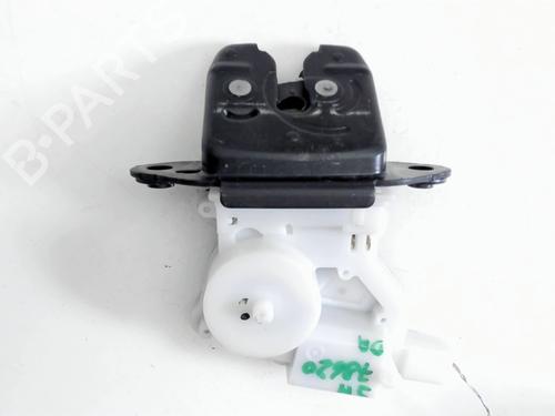 Used Tailgate lock RENAULT KADJAR (HA_, HL_) 1.2 TCe 130 (HLMR) (130 hp) 31871755