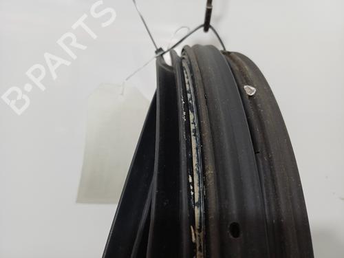 Gummiliste Gummiliste PEUGEOT 107 (PM_, PN_) 1.0 (68 hp) 34497404 34497404