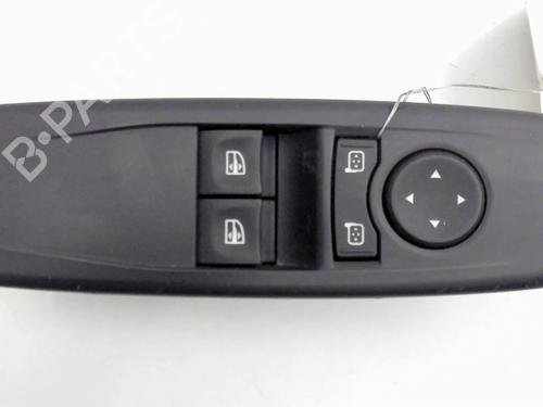 Pulsantiera anteriore sinistra RENAULT MEGANE III Coupe (DZ0/1_) 1.9 dCi (DZ0N, DZ0J, DZ1J, DZ1K) (131 hp) 29625554