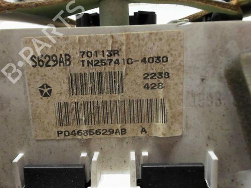 Used Instrument cluster CHRYSLER VOYAGER / GRAND VOYAGER III (GS_, NS_) 2.5 TD (116 hp) 21231348