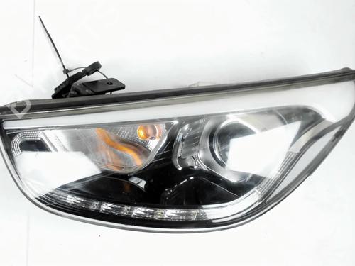 Used Left headlight HYUNDAI ix35 (LM, EL, ELH) 1.7 CRDi (116 hp) 31817549