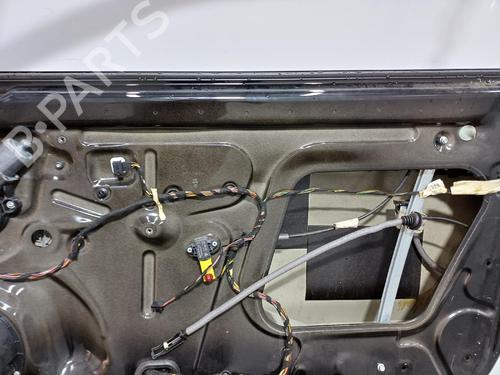 Used Right front door Right front door 37275349 37275349