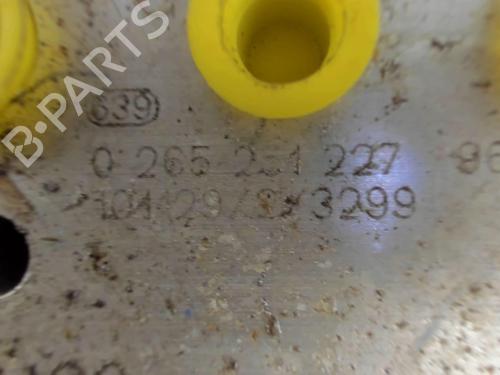 Used ABS pump PEUGEOT 308 I (4A_, 4C_) 1.6 HDi (92 hp) 20451807