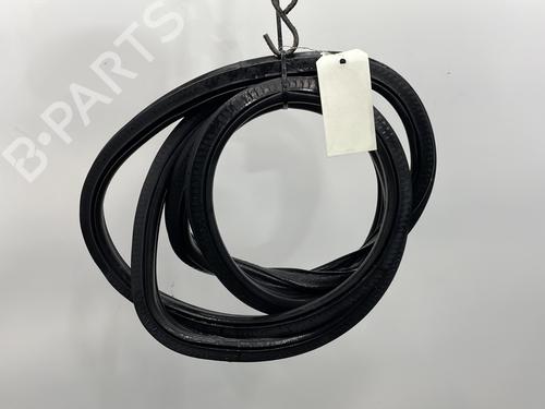 Used Rubber door seal OPEL ZAFIRA / ZAFIRA FAMILY B (A05) 1.7 CDTI (M75) (125 hp) 21062277