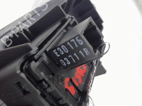 Used Right front window switch Right front window switch RENAULT MEGANE III Grandtour (KZ0/1) 1.9 dCi (KZ0J, KZ0N, KZ1S) (131 hp) 21236936 21236936