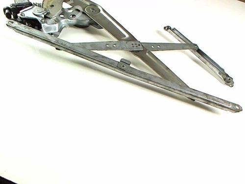 Used Front left window mechanism Front left window mechanism SUZUKI SPLASH (EX) 1.0 (A5B310) (68 hp) 20415349 20415349