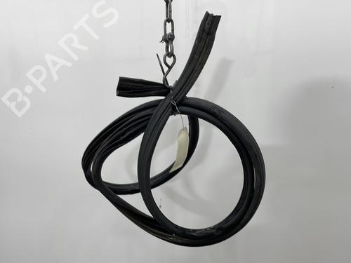 Used Rubber door seal LAND ROVER FREELANDER I (L314) 2.0 Td4 4x4 (112 hp) 26964345