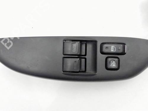 Interrupteur de vitre avant gauche TOYOTA YARIS (_P1_) 1.3 (SCP12_, SCP13_, SCP12R, SCP13R) (87 hp) 29921517