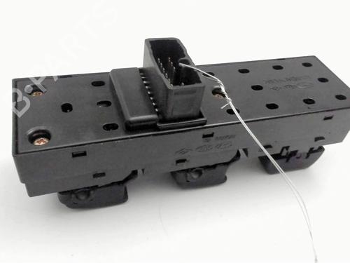Left front window switch HYUNDAI TUCSON (JM) 2.0 CRDi | BP26964656I27 