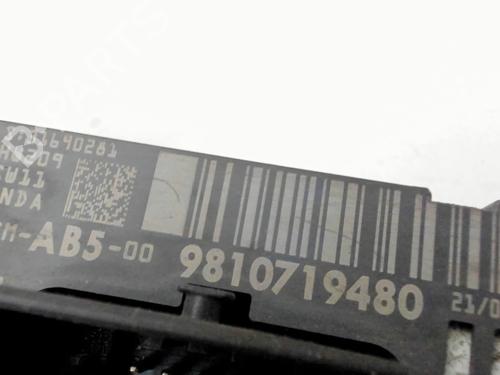 Used Fuse box Fuse box 36669201 36669201