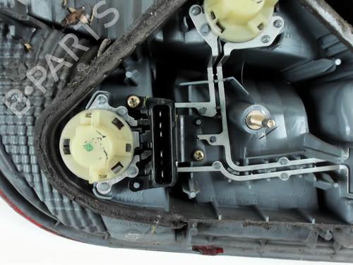 right-taillight-toyota-yaris-_p1_-1999-2000-2001-2002-2003-2004-2005-33314871 main image