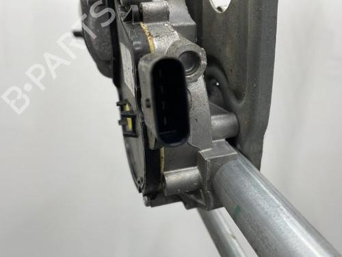 Used Front wiper motor BMW 1 (F20) 118 d (150 hp) 20449702