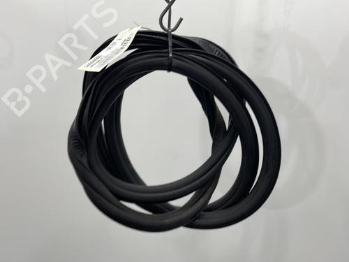 Used Rubber door seal SEAT ATECA (KH7, KHP) 1.6 TDI (115 hp) 20666001