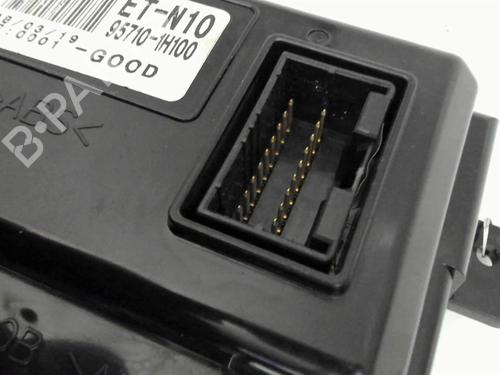 Used Display monitor Display monitor KIA CEE'D Hatchback (ED) 1.6 CRDi 90 (90 hp) 21422926 21422926