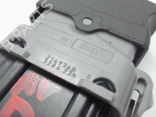 Used Right front window switch Right front window switch RENAULT CLIO III (BR0/1, CR0/1) 1.2 16V (BR02, BR0J, BR11, CR02, CR0J, CR11) (75 hp) 20404677 20404677