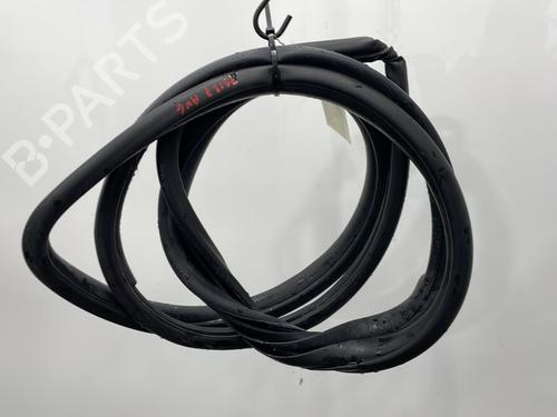 Gummiliste TOYOTA YARIS (_P13_) 1.5 Hybrid (NHP130_, NHP130) (101 hp) 22415377