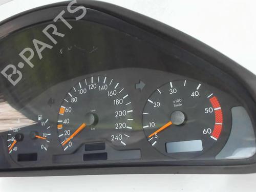 Used Instrument cluster Instrument cluster MERCEDES-BENZ E-CLASS (W210) E 220 CDI (210.006) (143 hp) 20415168 20415168