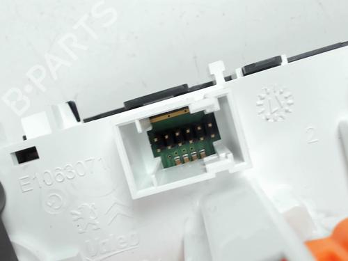 Used Climate control Climate control CITROËN C3 III (SX) 1.2 VTi 82 (82 hp) 20405181 20405181