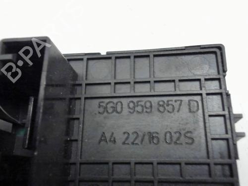 Used Left front window switch Left front window switch VW GOLF VII (5G1, BQ1, BE1, BE2) 1.6 TDI (105 hp) 33131106 33131106