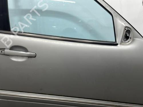 Right front door MERCEDES-BENZ E-CLASS (W210) E 320 CDI (210.026) | BP20441284C3 