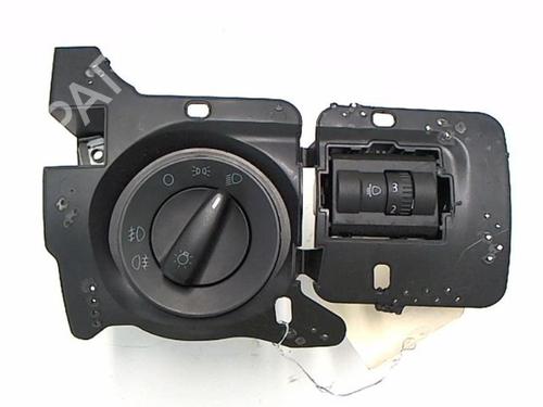 Used Headlight switch SKODA ROOMSTER (5J7) 1.9 TDI (105 hp) 21231582
