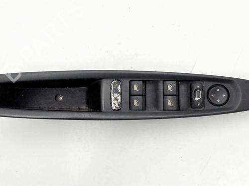 Left front window switch CITROËN C4 I (LC_) 1.6 HDi | BP40461624I27 - Image 2