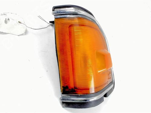 Blinker vorne links für NISSAN BLUEBIRD Traveller (W910) 2.0 D (60 hp) 21234047