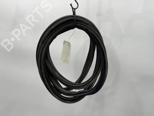 Used Rubber door seal TOYOTA COROLLA Verso (ZER_, ZZE12_, R1_) 2.0 D-4D (CUR10_, CUR10R) (116 hp) 20394802