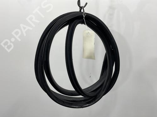 Used Rubber door seal HYUNDAI i20 II (GB, IB) 1.2 (84 hp) 21062300