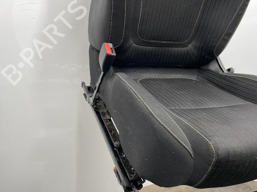 left-front-seat-renault-megane-iv-hatchback-b9amn_-2015-24057456 main image