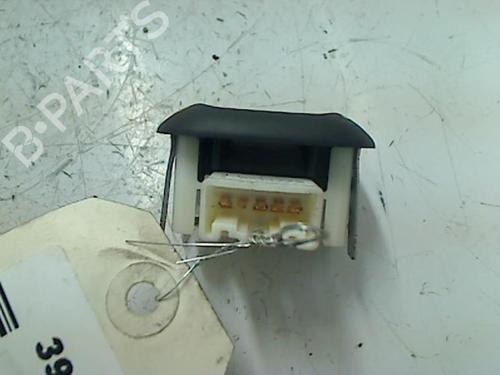 Used Right rear window switch Right rear window switch TOYOTA YARIS (_P9_) 1.4 D-4D (NLP90_, NLP90R) (90 hp) 20413135 20413135