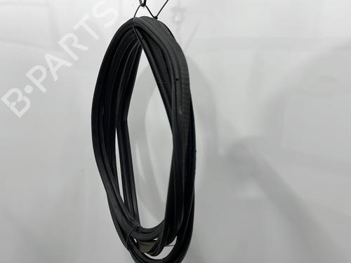 rubber-door-seal-ford-mondeo-iii-b5y-2000-2001-2002-2003-2004-2005-2006-2007-29604964 main image