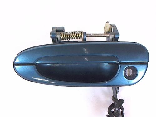 Used Front left exterior door handle MAZDA 626 IV Hatchback (GE) 2.0 D GLX Comprex (GEFP) (75 hp) 25265070