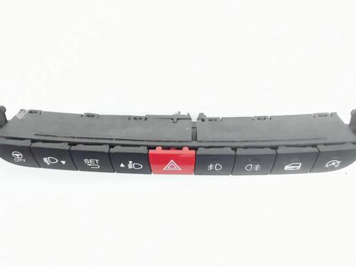 warning-switch-fiat-500l-351_-352_-2012-30689108 main image