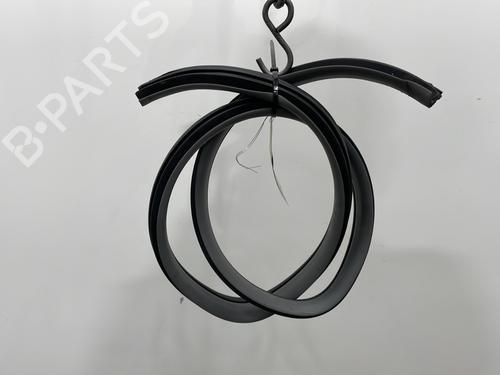 Used Rubber door seal HYUNDAI SANTA FÉ I (SM) 2.0 CRDi 4x4 (125 hp) 26964579