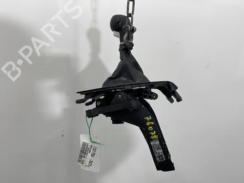 Used Gear lever OPEL ZAFIRA / ZAFIRA FAMILY B (A05) 1.7 CDTI (M75) (110 hp) 30329560