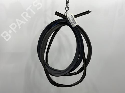Used Rubber door seal RENAULT TRAFIC III Van (FG_) 1.6 dCi 90 (FGME) (90 hp) 25122600