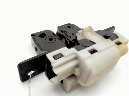 tailgate-lock-renault-megane-ii-coupe-cabriolet-em01_-2003-2004-2005-2006-2007-2008-2009-2010-36757204 main image