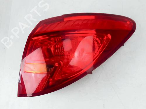 Fanale posteriore destro Fanale posteriore destro OPEL MERIVA B MPV (S10) 1.4 (75) (120 hp) 37626675 37626675