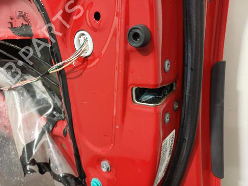 Used Right front door Right front door 37090615 37090615