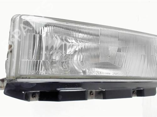 Used Right headlight Right headlight TOYOTA COROLLA FX Compact (E8B) 1.3 (EE80_, EE80) (75 hp) 21233735 21233735