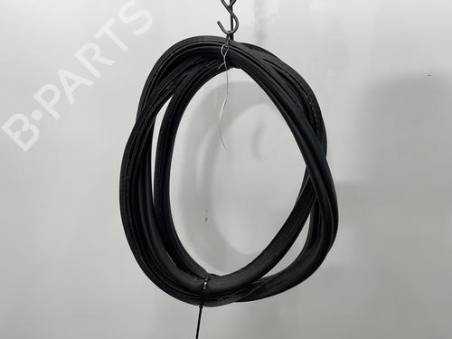 Used Rubber door seal PEUGEOT 3008 II SUV (MC_, MR_, MJ_, M4_) 1.6 BlueHDi 120 (120 hp) 27091961