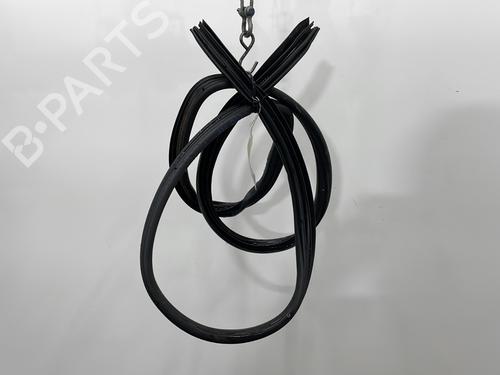 Used Rubber door seal LAND ROVER FREELANDER I (L314) 2.0 Td4 4x4 (112 hp) 26964343