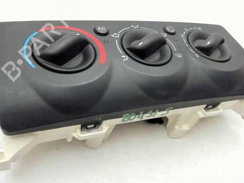 Used Climate control Climate control RENAULT CLIO II (BB_, CB_) 1.4 16V (B/CB0P, BB13) (98 hp) 40002533 40002533