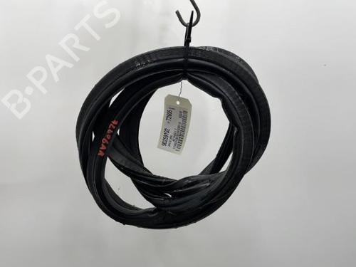 Used Rubber door seal PEUGEOT 407 (6D_) 2.0 HDi 135 (6DRHRH, 6DRHRE, 6DRHRG, 6DRHRJ) (136 hp) 21239812