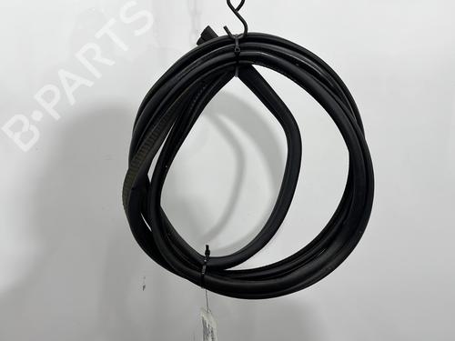 Used Rubber door seal RENAULT CLIO II (BB_, CB_) 1.2 (BB0A, BB0F, BB10, BB1K, BB28, BB2D, BB2H, CB0A,... (58 hp) 31761518