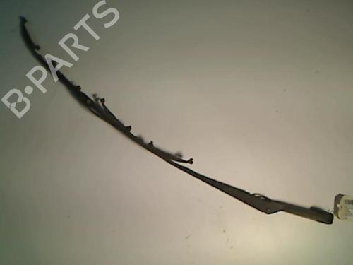 Used Front windshield wiper arm LAND ROVER FREELANDER I (L314) 2.0 Td4 4x4 (112 hp) 21230195