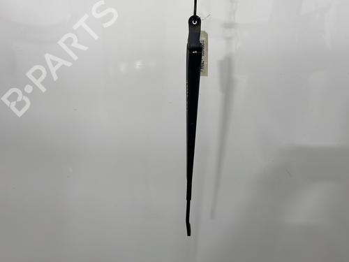 Used Front windshield wiper arm TOYOTA YARIS (_P1_) 1.3 (SCP12_, SCP13_, SCP12R, SCP13R) (87 hp) 29603904