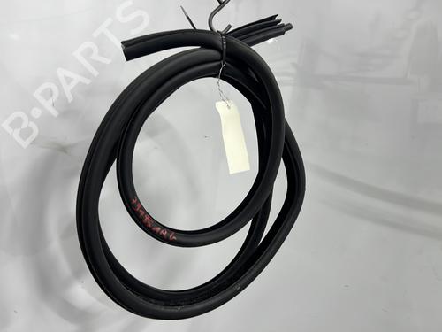 BP32736022C142 main image